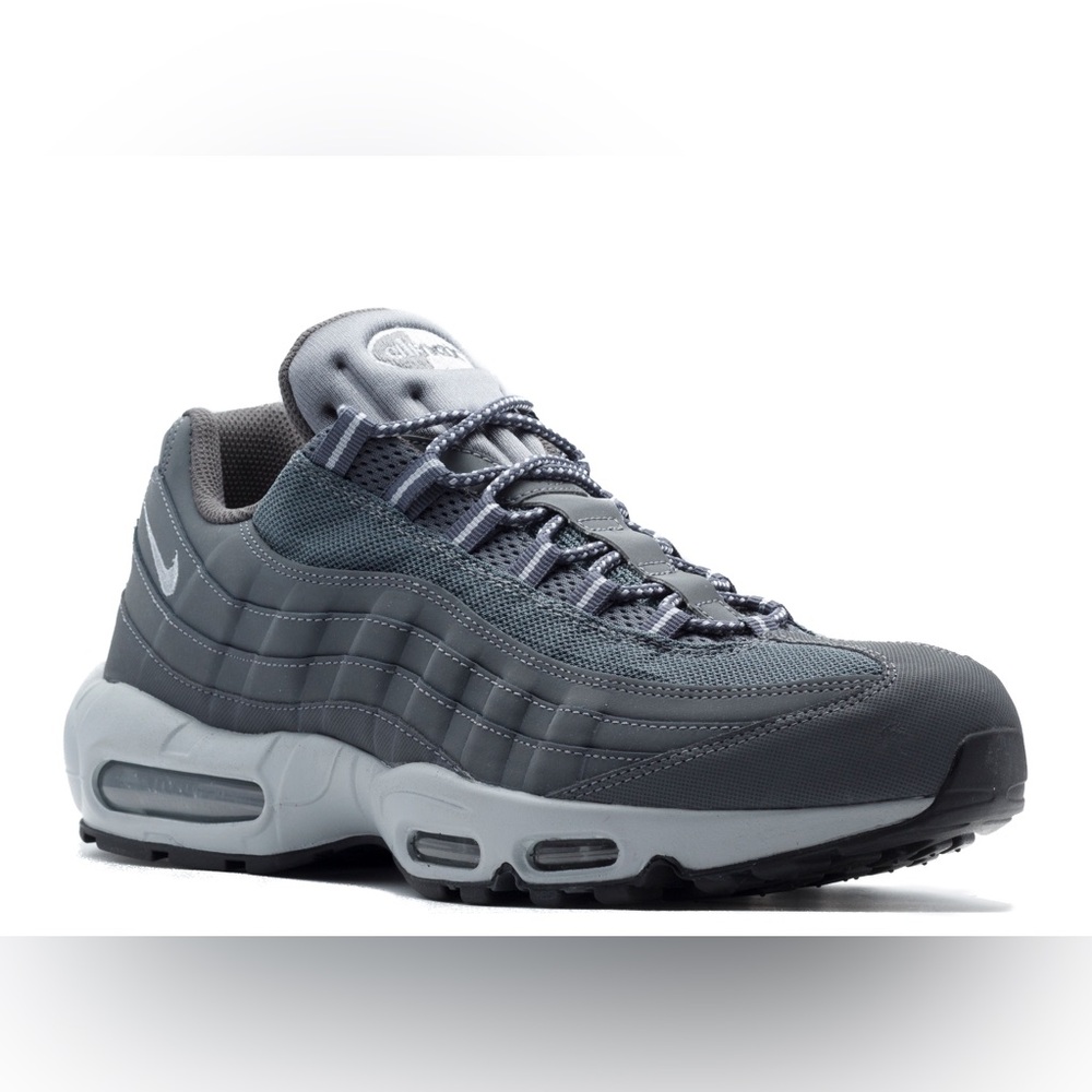 NEW Nike Air Max 95. Size 8.5. Dark Grey/Black/Wolf Grey.